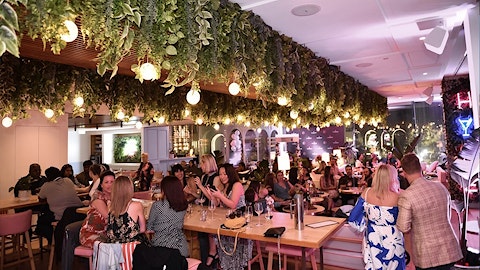 AIX Rosé Hyde Paradiso Surfers Paradise QLD Australia